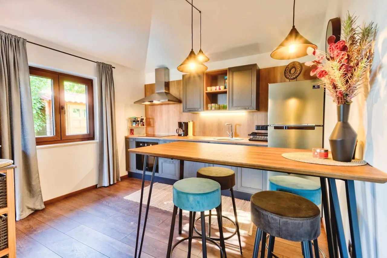 Villa Boky Kastelir 0*,