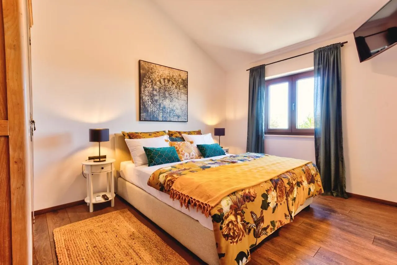 Villa Boky Kastelir